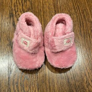 Size 0/1 infant ugg baby bixbee booties